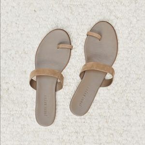 JENNI KAYNE

Oiled Leather Strap Sandal Size 36 NWT
$325